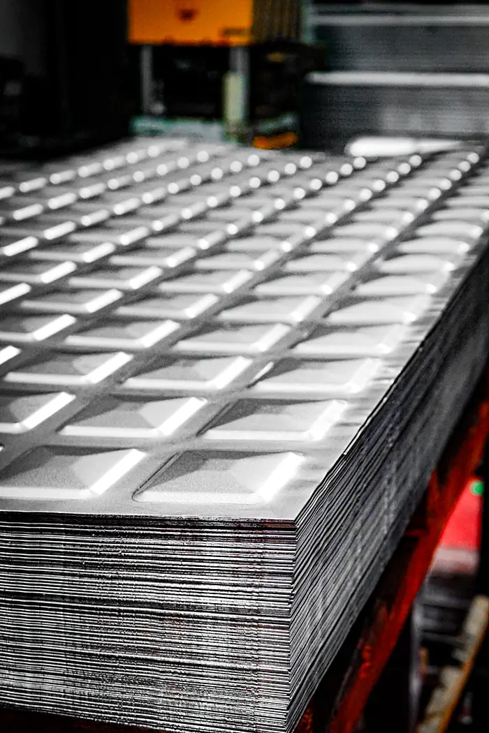 Chequer sheet stacked, diamond pattern in the light